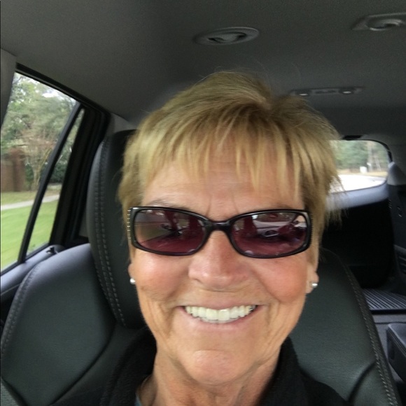 Meet your Posher, Sharon - Picture 1 of 1